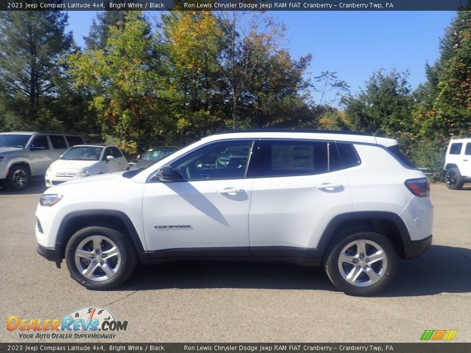 2023 Jeep Compass Latitude 4x4 Bright White / Black Photo #2