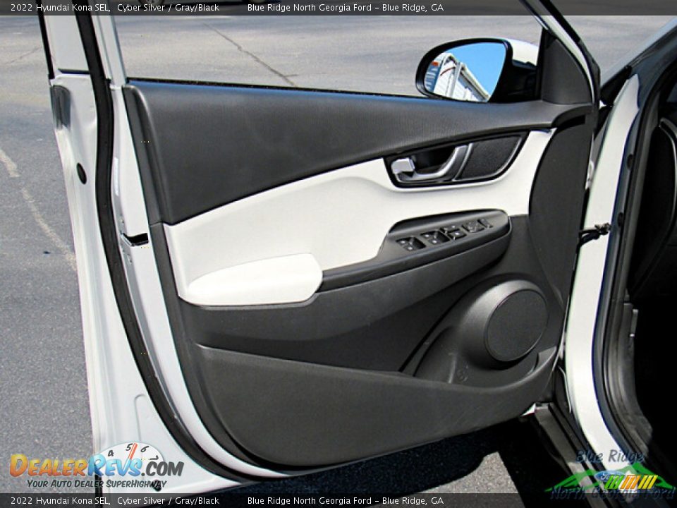 Door Panel of 2022 Hyundai Kona SEL Photo #10