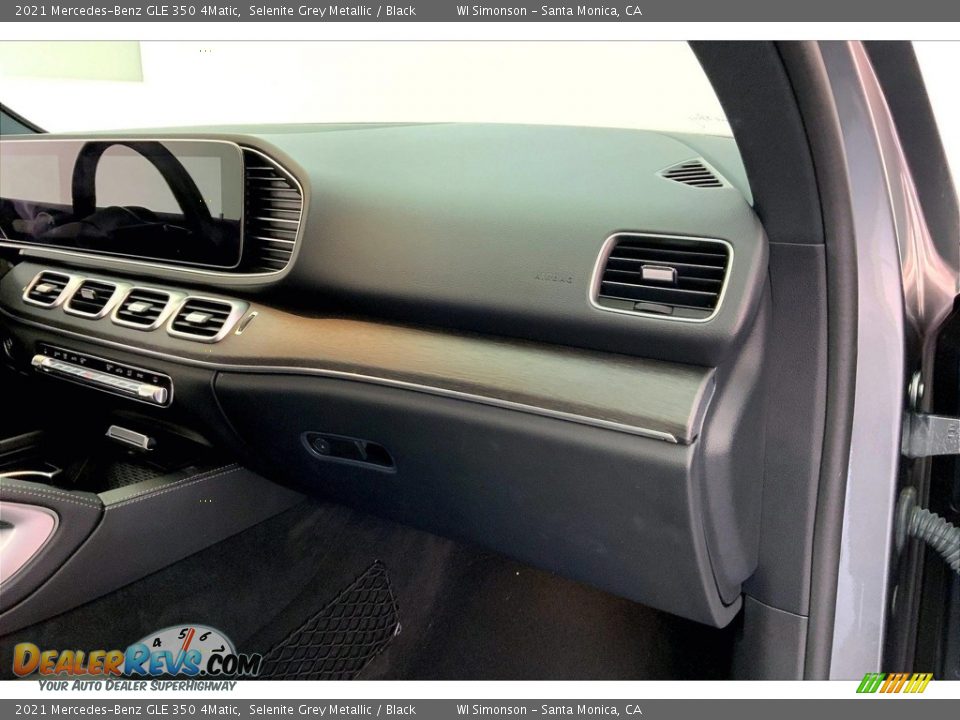 Dashboard of 2021 Mercedes-Benz GLE 350 4Matic Photo #16