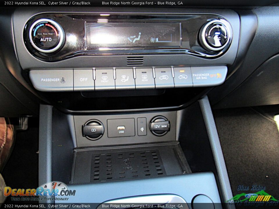 Controls of 2022 Hyundai Kona SEL Photo #22
