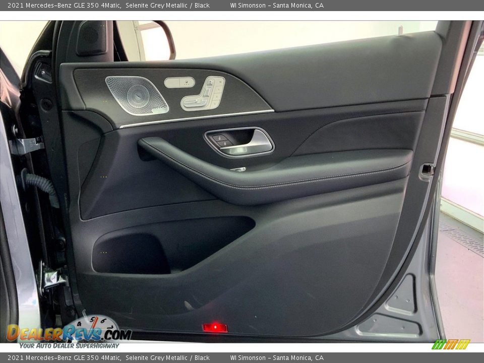 Door Panel of 2021 Mercedes-Benz GLE 350 4Matic Photo #27