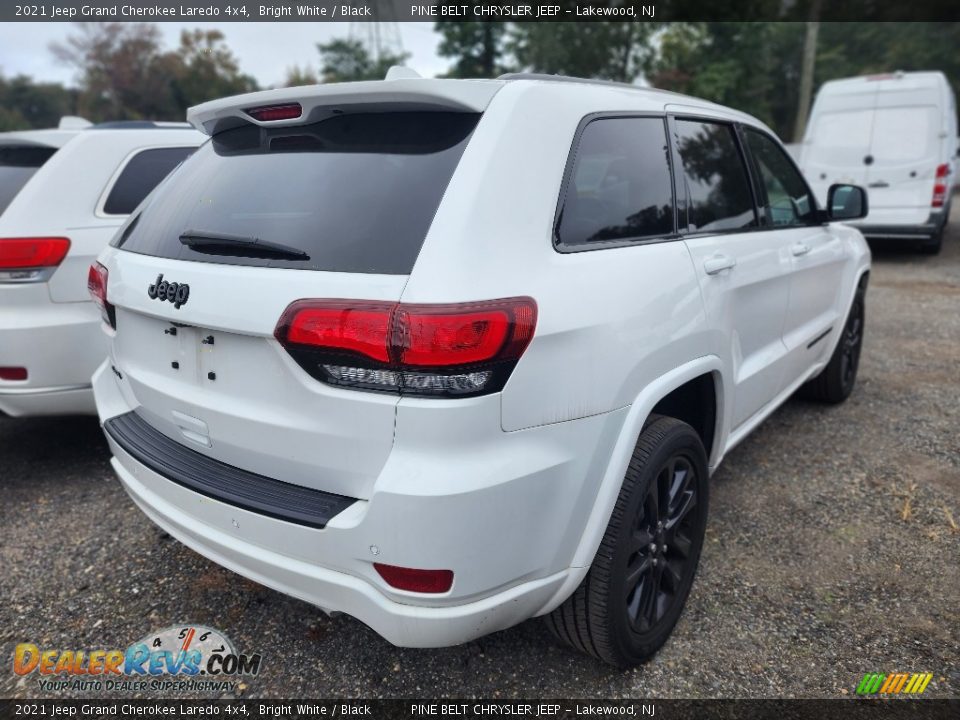 2021 Jeep Grand Cherokee Laredo 4x4 Bright White / Black Photo #3