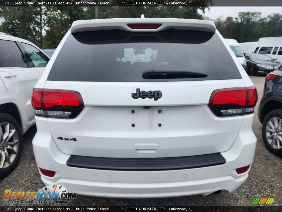 2021 Jeep Grand Cherokee Laredo 4x4 Bright White / Black Photo #4