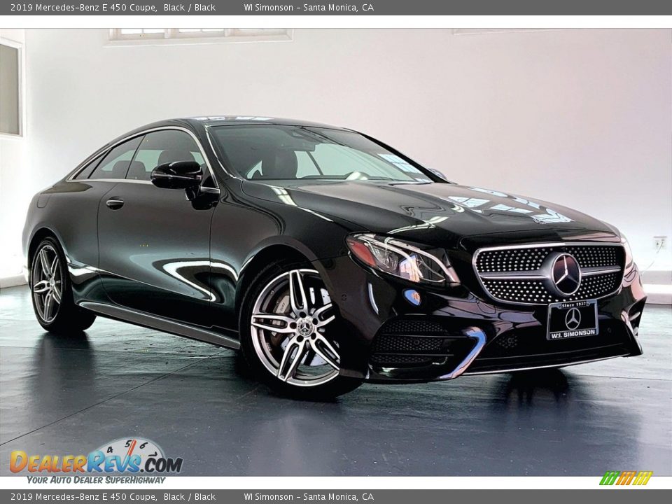 Front 3/4 View of 2019 Mercedes-Benz E 450 Coupe Photo #34