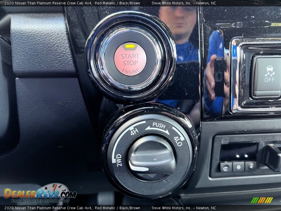 Controls of 2020 Nissan Titan Platinum Reserve Crew Cab 4x4 Photo #28
