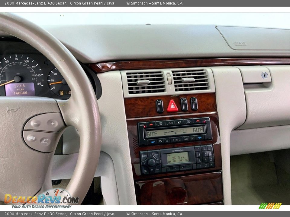 Dashboard of 2000 Mercedes-Benz E 430 Sedan Photo #5