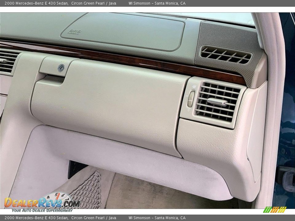 Dashboard of 2000 Mercedes-Benz E 430 Sedan Photo #16