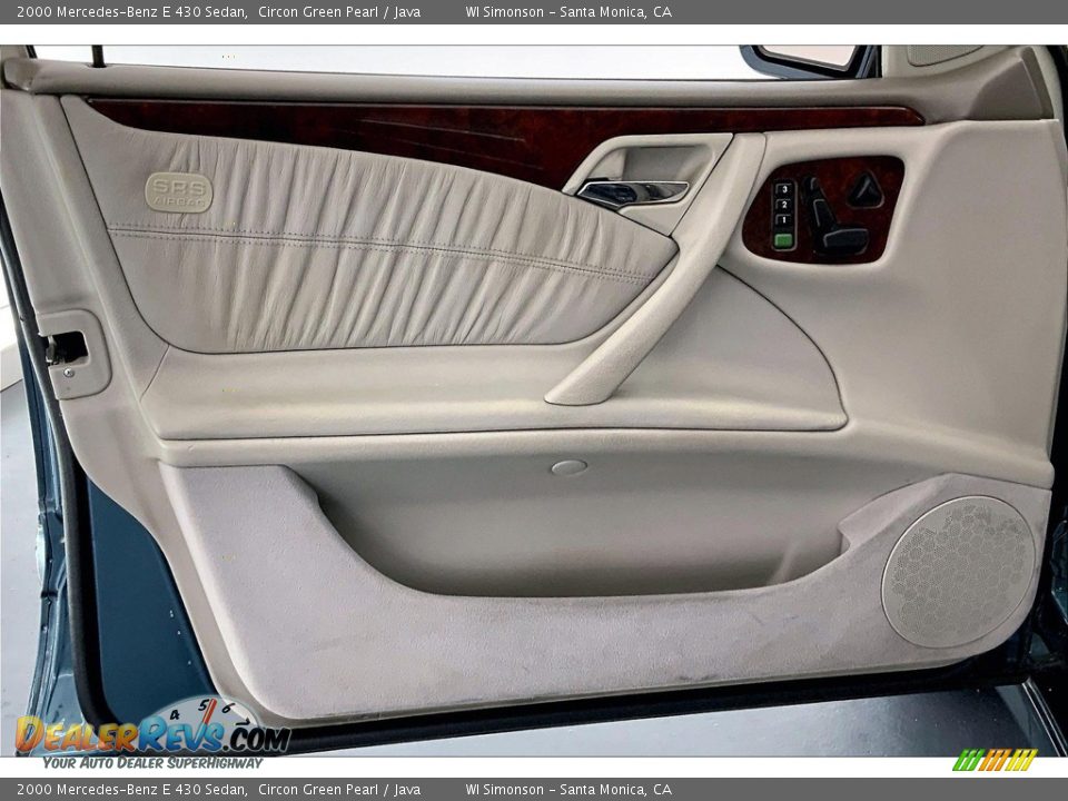 Door Panel of 2000 Mercedes-Benz E 430 Sedan Photo #25