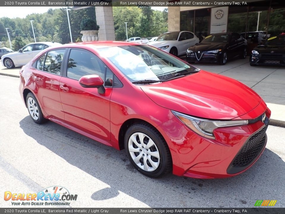 Front 3/4 View of 2020 Toyota Corolla LE Photo #2