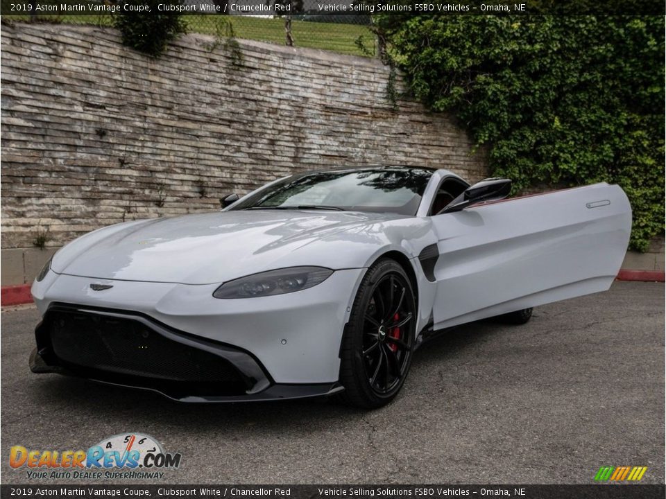 Clubsport White 2019 Aston Martin Vantage Coupe Photo #2