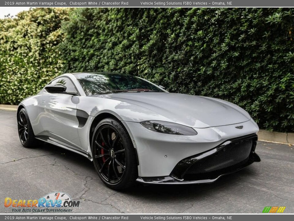 Front 3/4 View of 2019 Aston Martin Vantage Coupe Photo #22