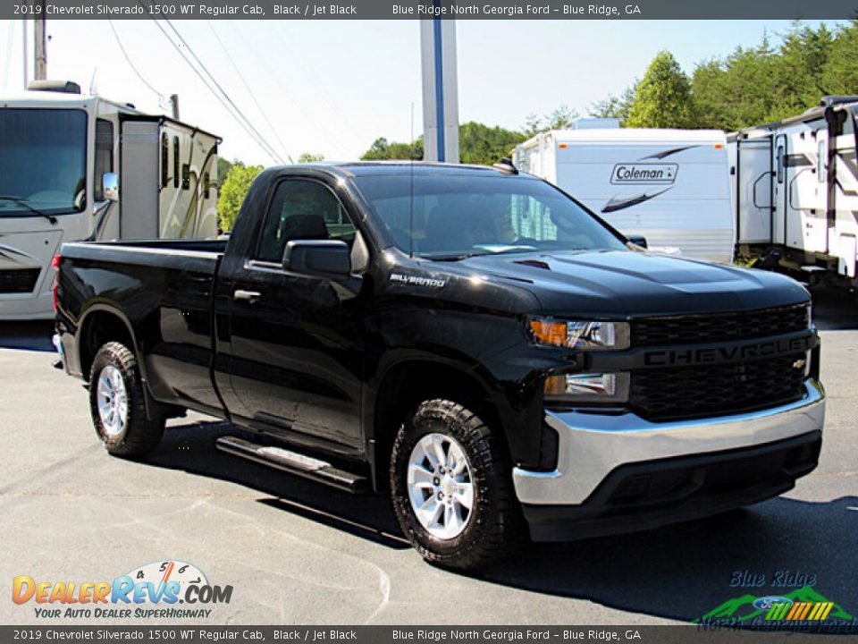 Front 3/4 View of 2019 Chevrolet Silverado 1500 WT Regular Cab Photo #7