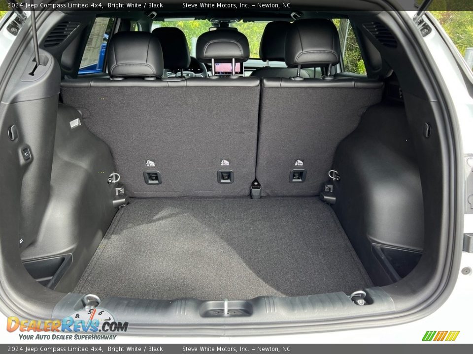 2024 Jeep Compass Limited 4x4 Trunk Photo #15