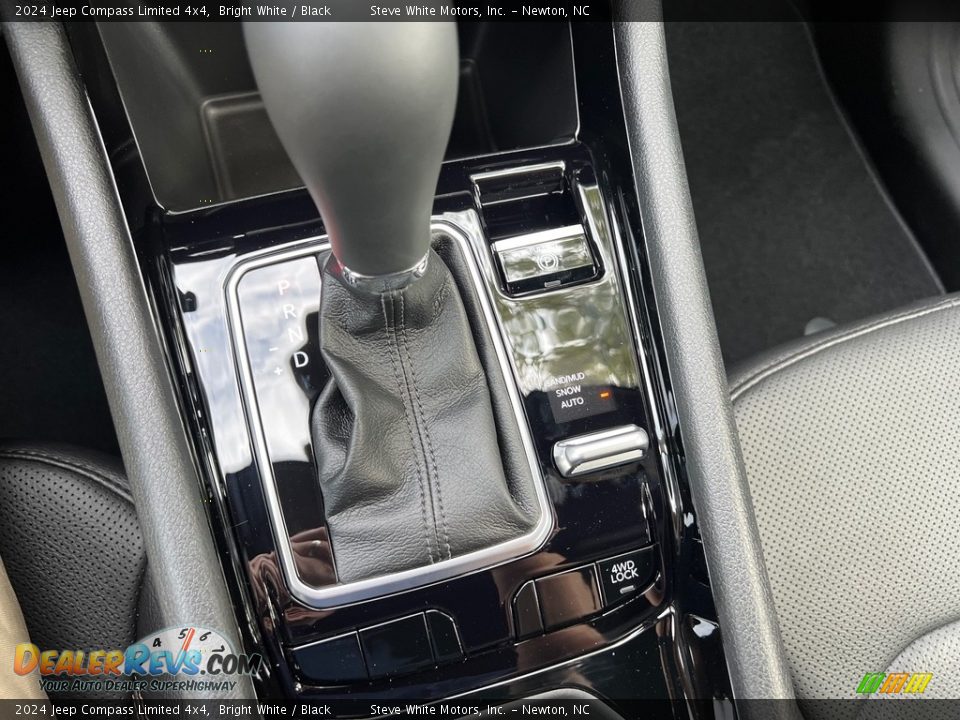 2024 Jeep Compass Limited 4x4 Shifter Photo #26