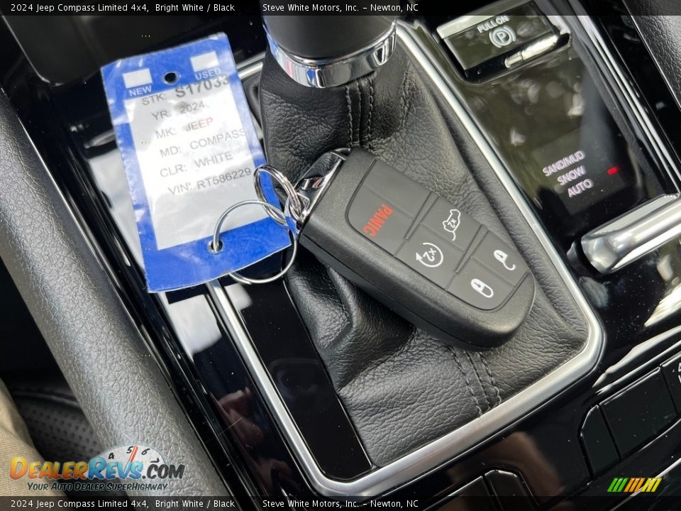 Keys of 2024 Jeep Compass Limited 4x4 Photo #29