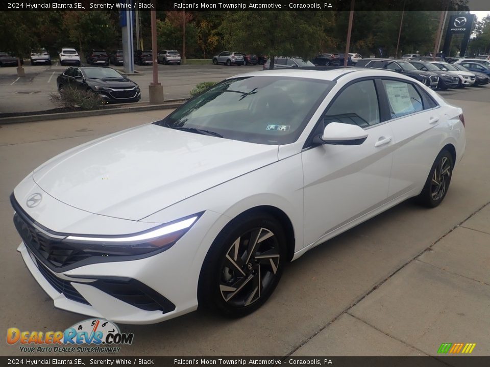 Front 3/4 View of 2024 Hyundai Elantra SEL Photo #7