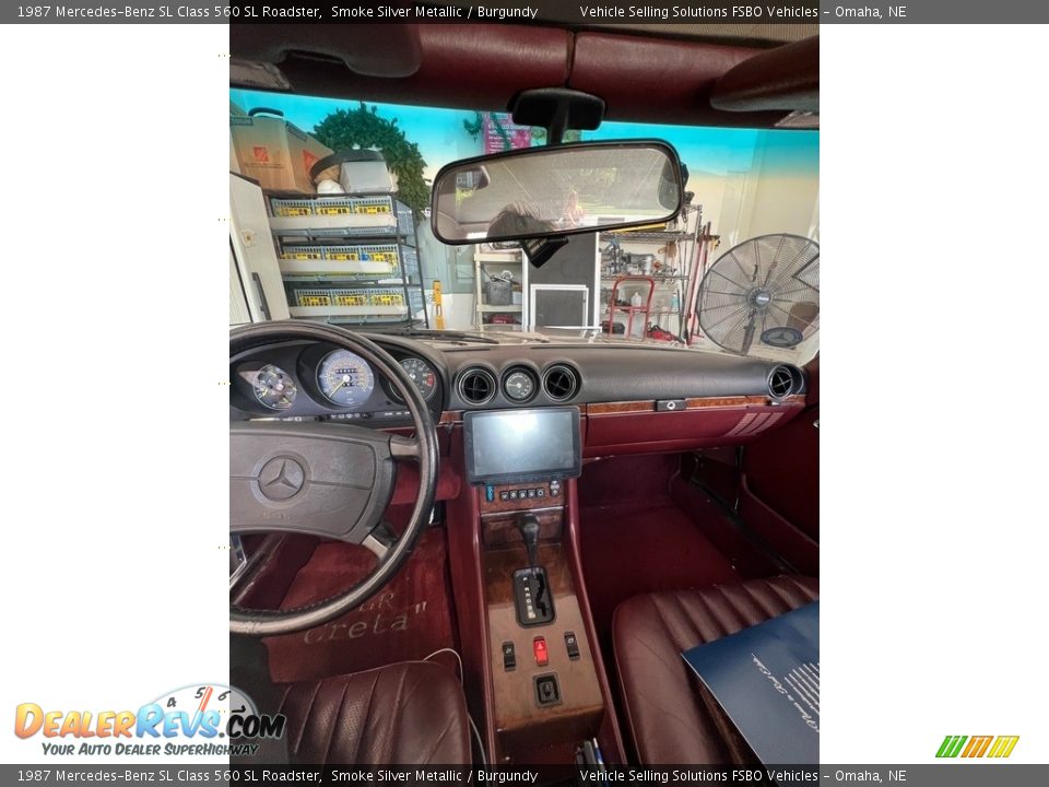 Dashboard of 1987 Mercedes-Benz SL Class 560 SL Roadster Photo #4