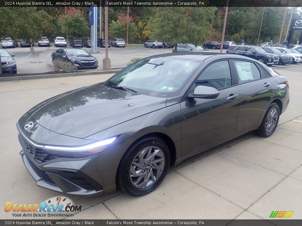 Front 3/4 View of 2024 Hyundai Elantra SEL Photo #7