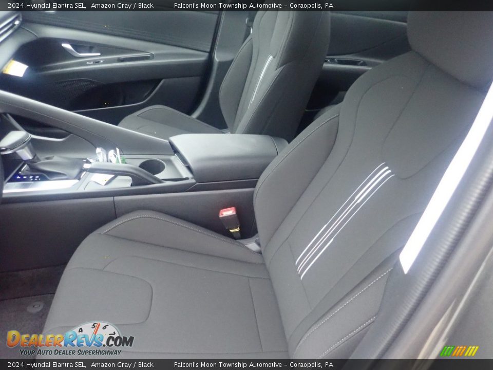 Front Seat of 2024 Hyundai Elantra SEL Photo #11