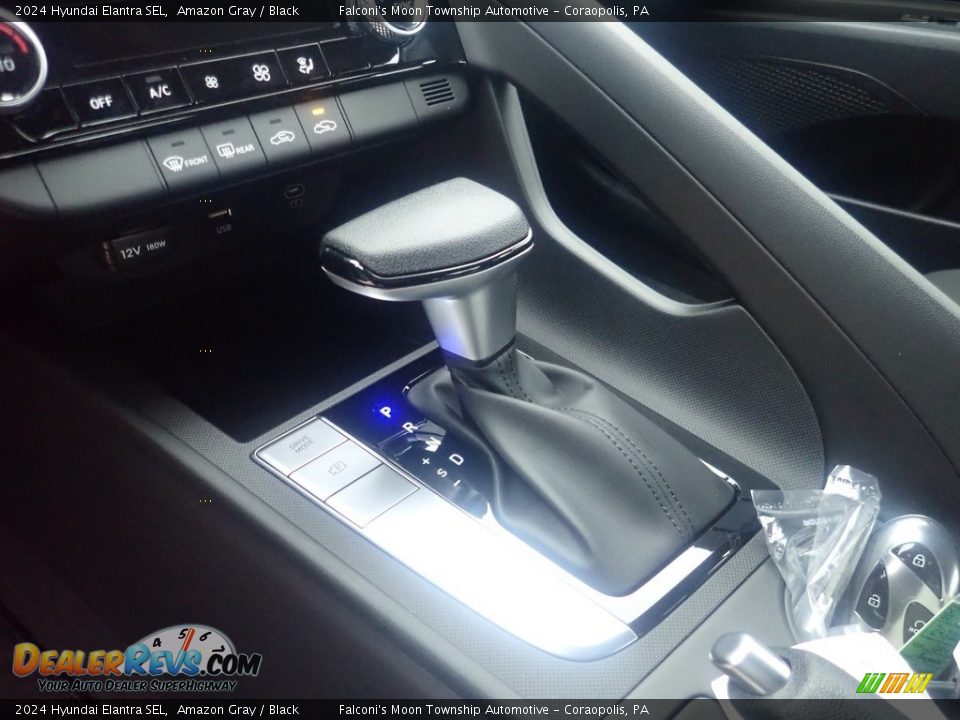 2024 Hyundai Elantra SEL Shifter Photo #15