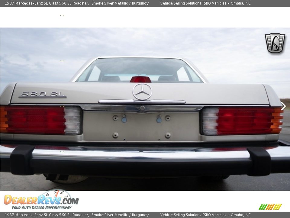 1987 Mercedes-Benz SL Class 560 SL Roadster Smoke Silver Metallic / Burgundy Photo #32