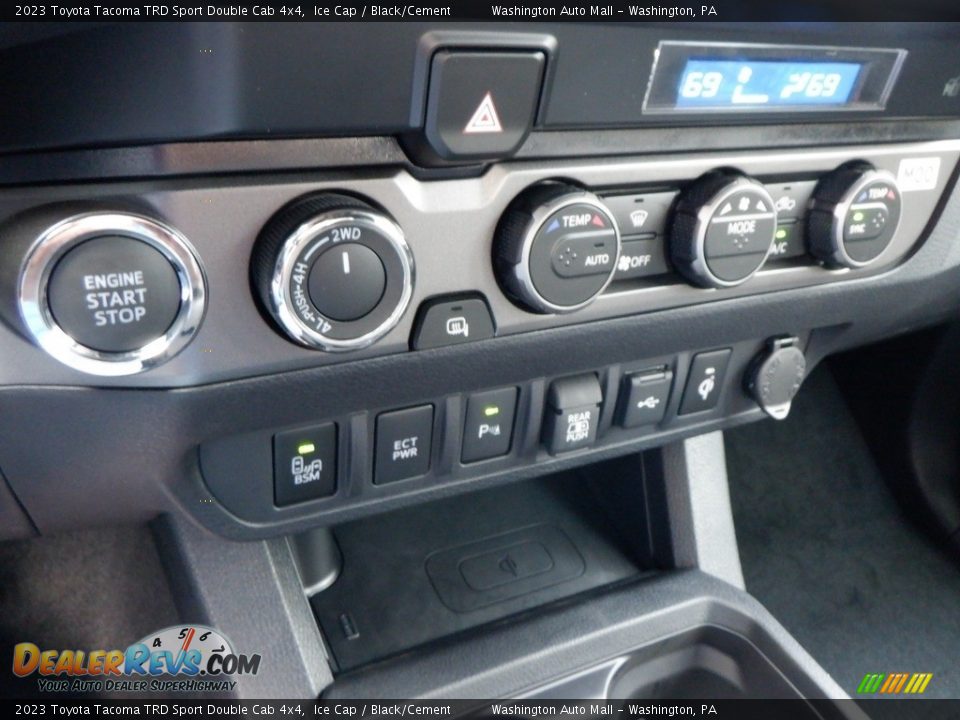 Controls of 2023 Toyota Tacoma TRD Sport Double Cab 4x4 Photo #20