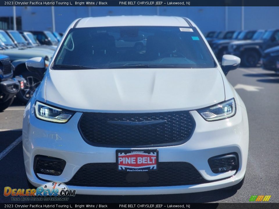 2023 Chrysler Pacifica Hybrid Touring L Bright White / Black Photo #2