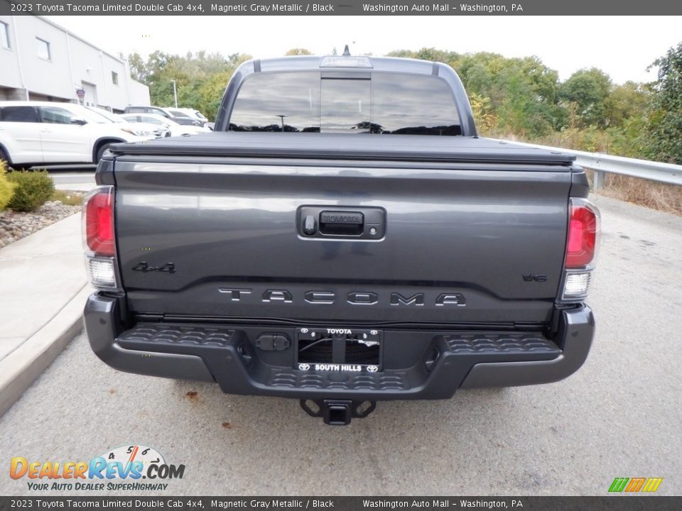 2023 Toyota Tacoma Limited Double Cab 4x4 Magnetic Gray Metallic / Black Photo #10