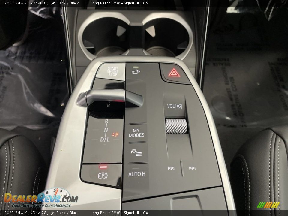 2023 BMW X1 xDrive28i Shifter Photo #23