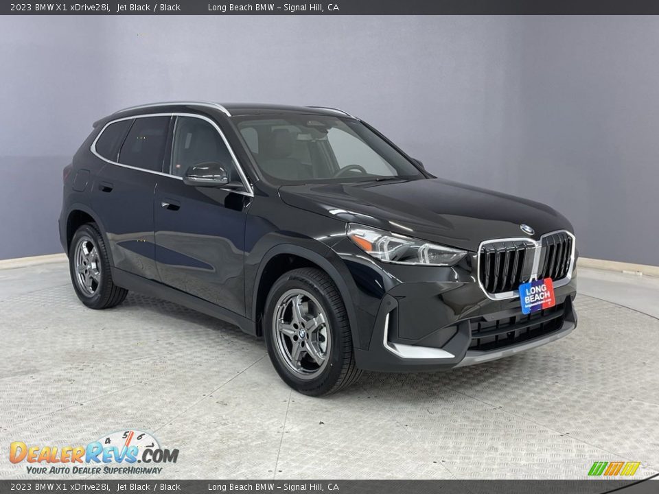 Front 3/4 View of 2023 BMW X1 xDrive28i Photo #27