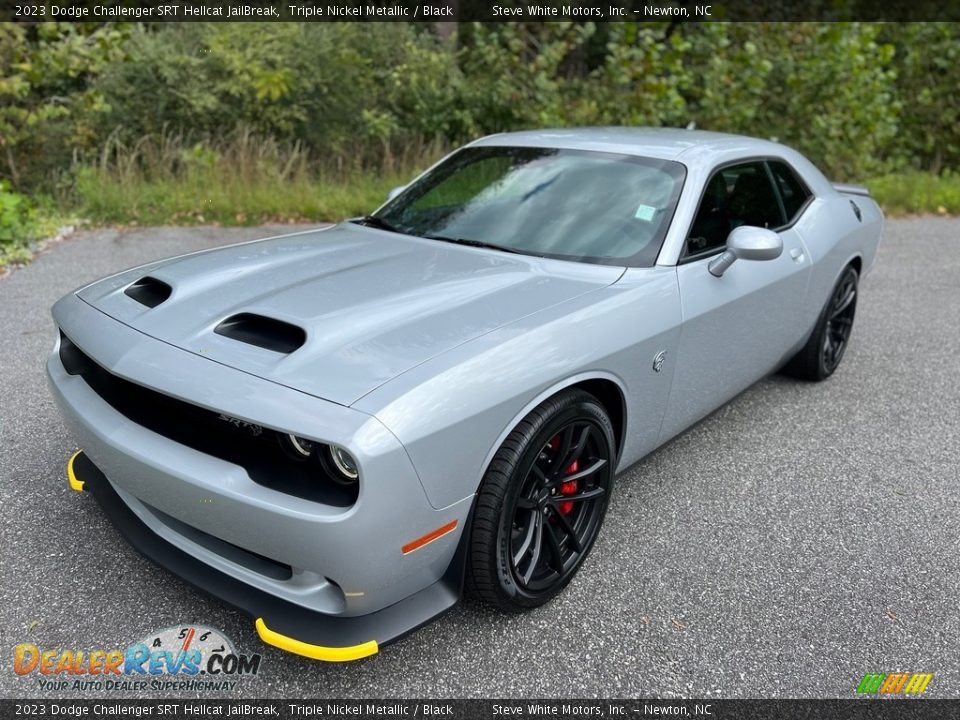 Front 3/4 View of 2023 Dodge Challenger SRT Hellcat JailBreak Photo #2