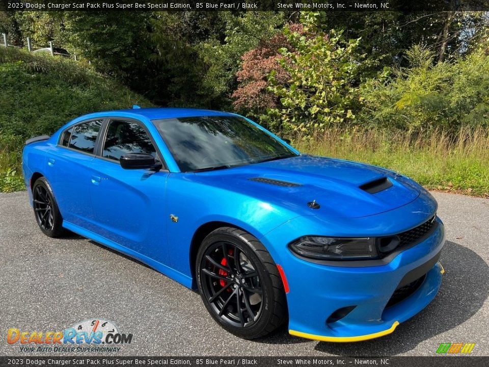 Front 3/4 View of 2023 Dodge Charger Scat Pack Plus Super Bee Special Edition Photo #6
