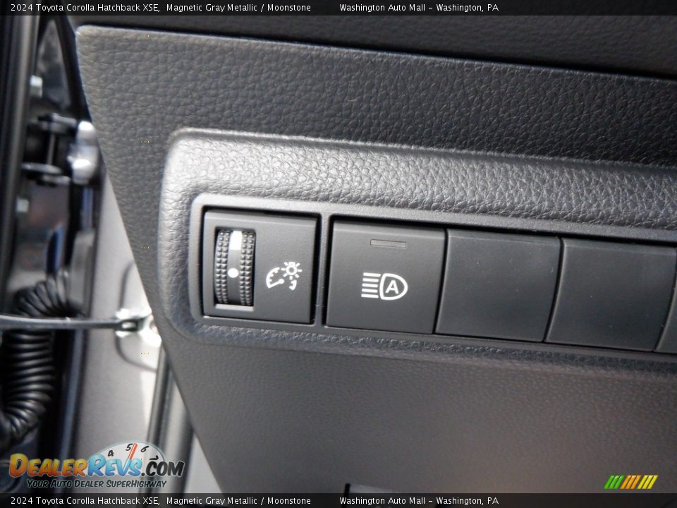 2024 Toyota Corolla Hatchback XSE Magnetic Gray Metallic / Moonstone Photo #13