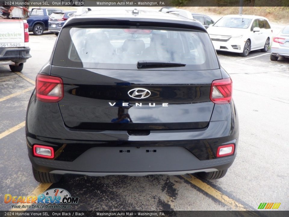 2024 Hyundai Venue SEL Onyx Black / Black Photo #6