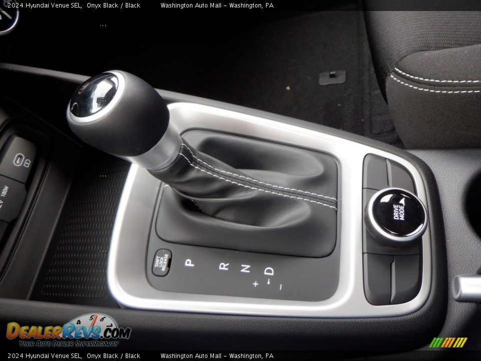 2024 Hyundai Venue SEL Shifter Photo #12