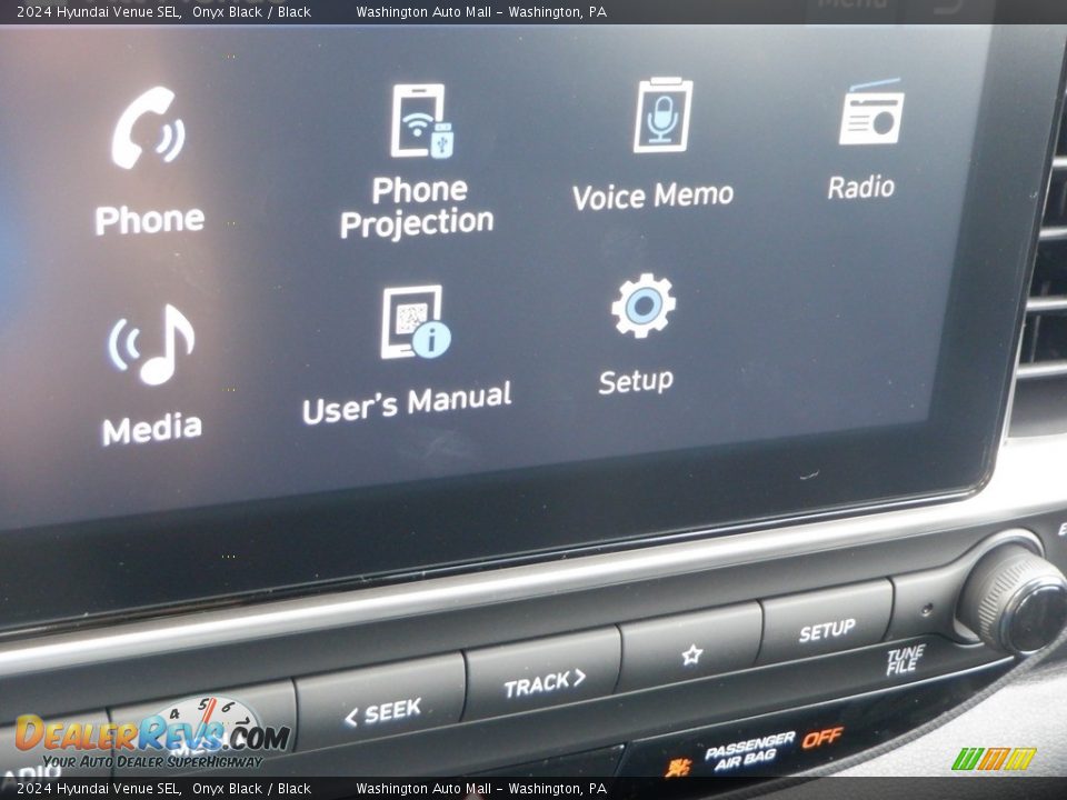 2024 Hyundai Venue SEL Onyx Black / Black Photo #16
