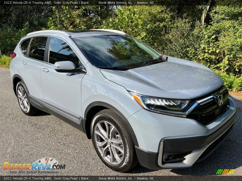 Front 3/4 View of 2022 Honda CR-V Touring AWD Photo #4