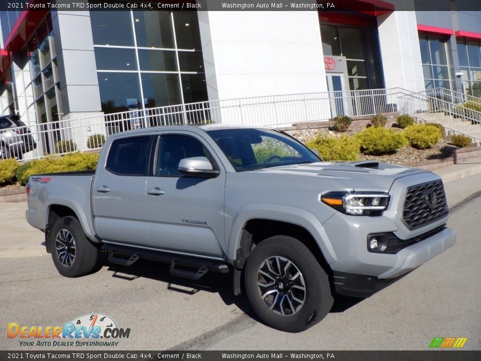 Front 3/4 View of 2021 Toyota Tacoma TRD Sport Double Cab 4x4 Photo #1