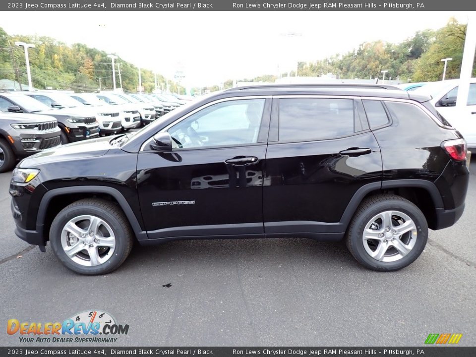 2023 Jeep Compass Latitude 4x4 Diamond Black Crystal Pearl / Black Photo #2