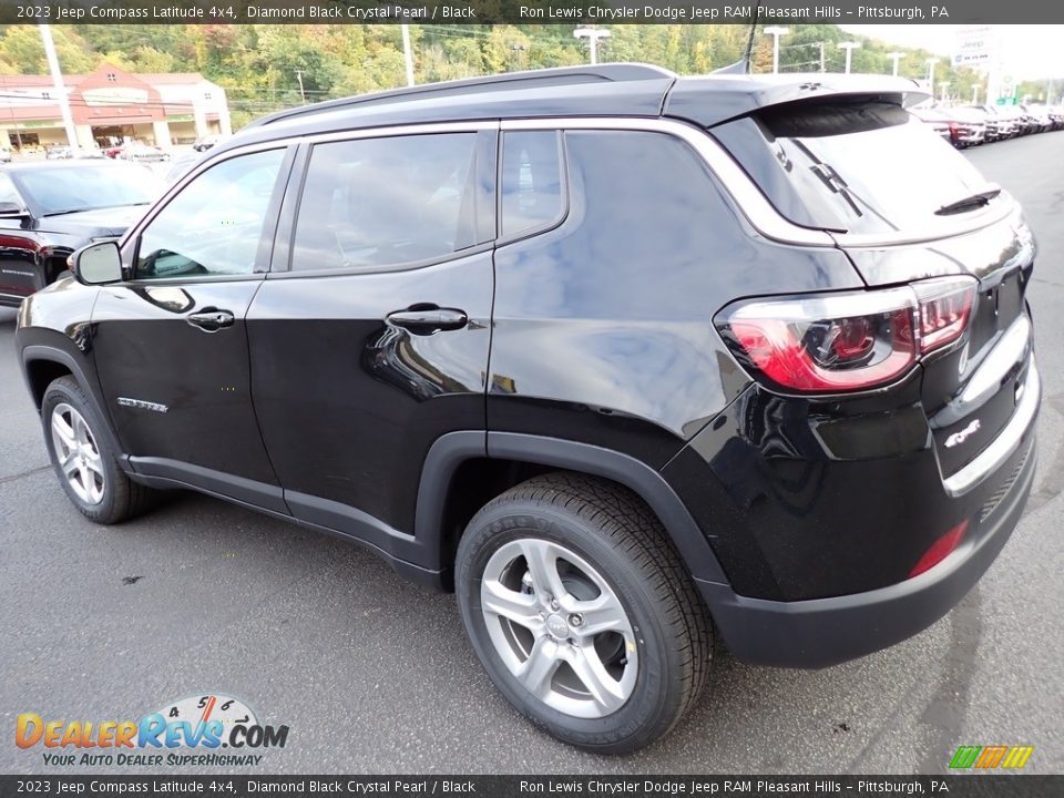 2023 Jeep Compass Latitude 4x4 Diamond Black Crystal Pearl / Black Photo #3