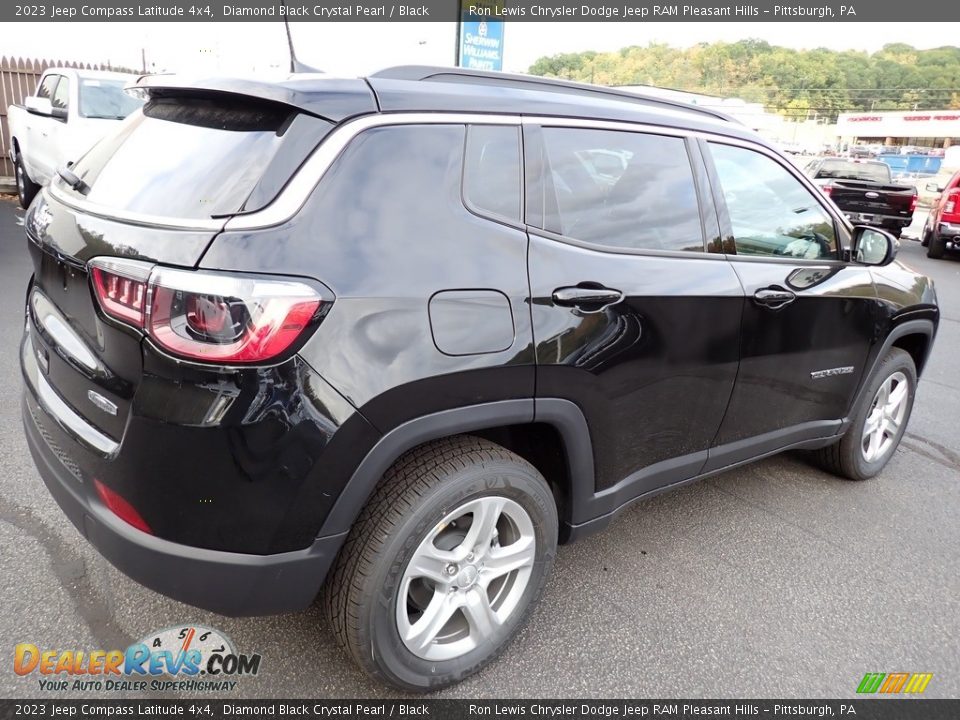 2023 Jeep Compass Latitude 4x4 Diamond Black Crystal Pearl / Black Photo #6