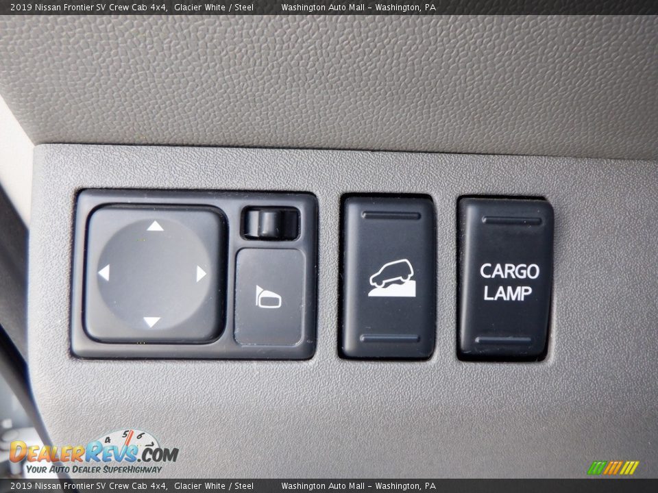 Controls of 2019 Nissan Frontier SV Crew Cab 4x4 Photo #7