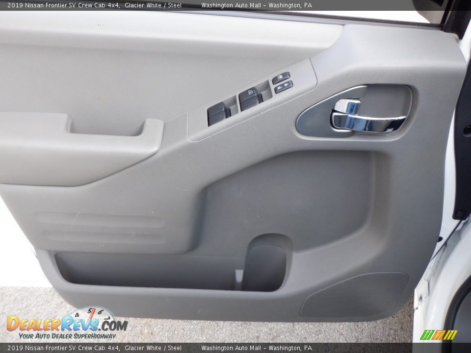 Door Panel of 2019 Nissan Frontier SV Crew Cab 4x4 Photo #26