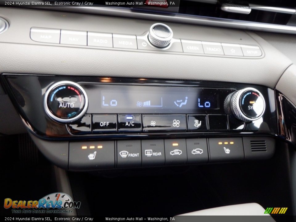 Controls of 2024 Hyundai Elantra SEL Photo #15
