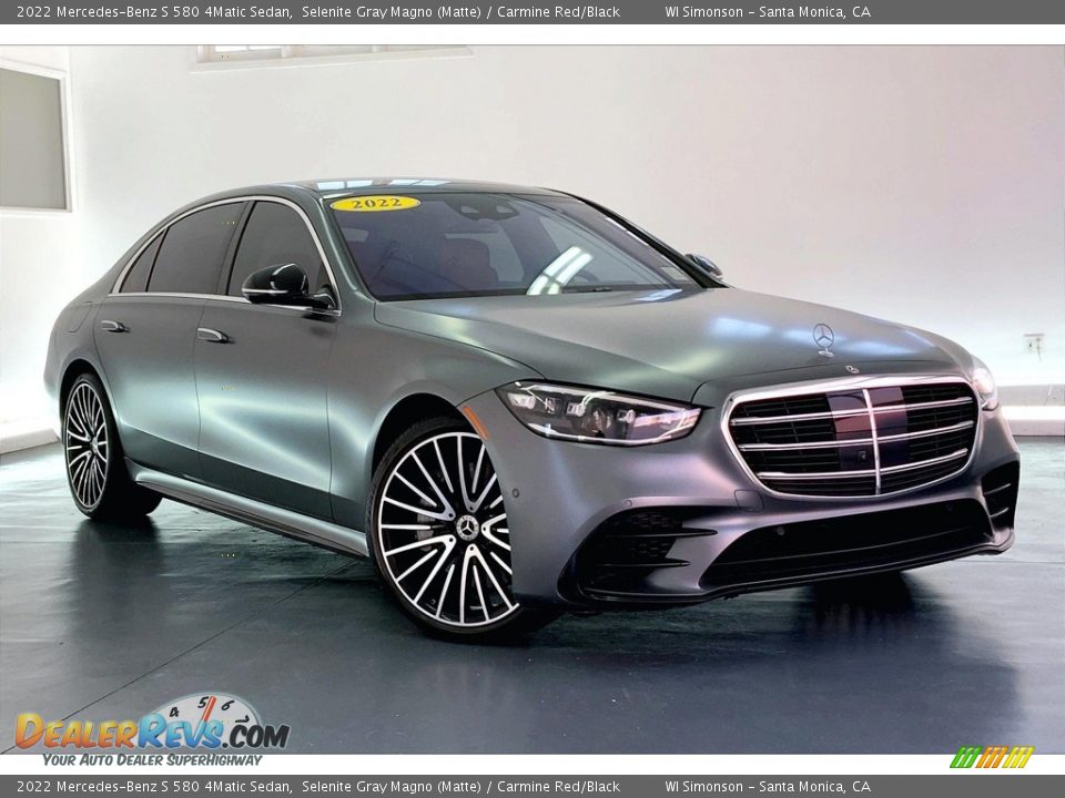 Front 3/4 View of 2022 Mercedes-Benz S 580 4Matic Sedan Photo #34