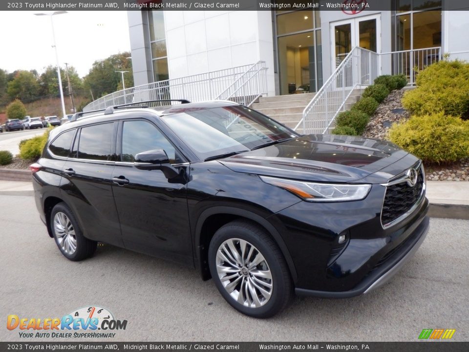 Midnight Black Metallic 2023 Toyota Highlander Platinum AWD Photo #1