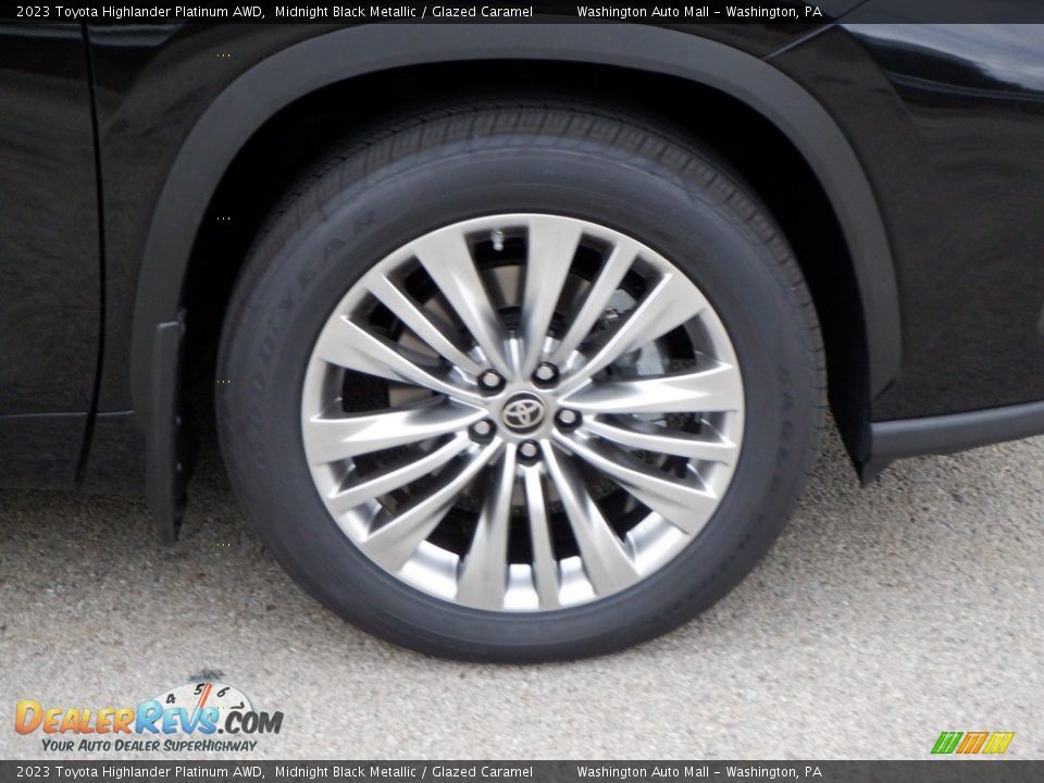 2023 Toyota Highlander Platinum AWD Midnight Black Metallic / Glazed Caramel Photo #4