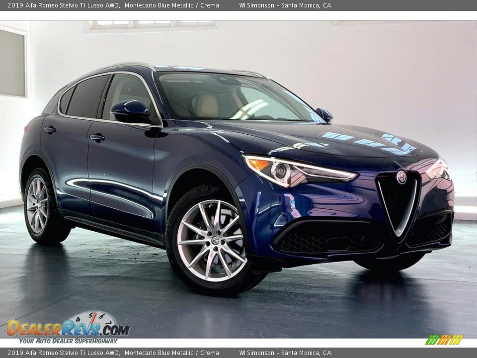 Front 3/4 View of 2019 Alfa Romeo Stelvio Ti Lusso AWD Photo #34