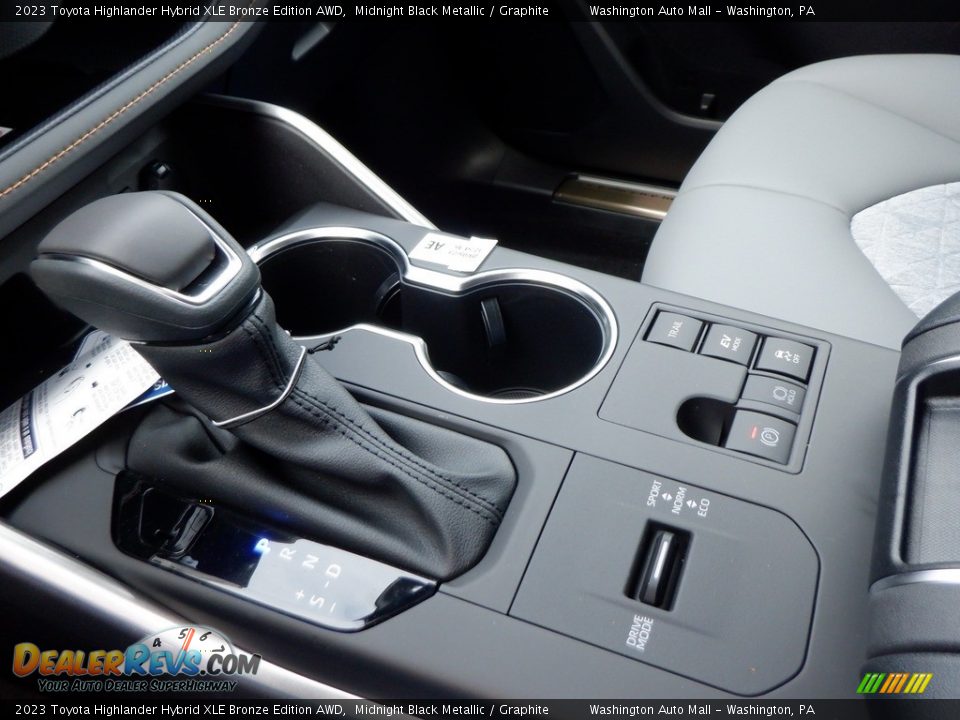 2023 Toyota Highlander Hybrid XLE Bronze Edition AWD Shifter Photo #17