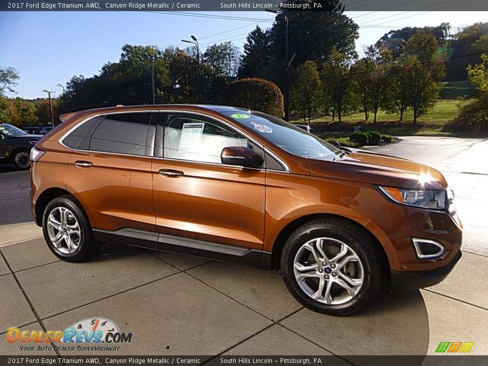 Front 3/4 View of 2017 Ford Edge Titanium AWD Photo #7